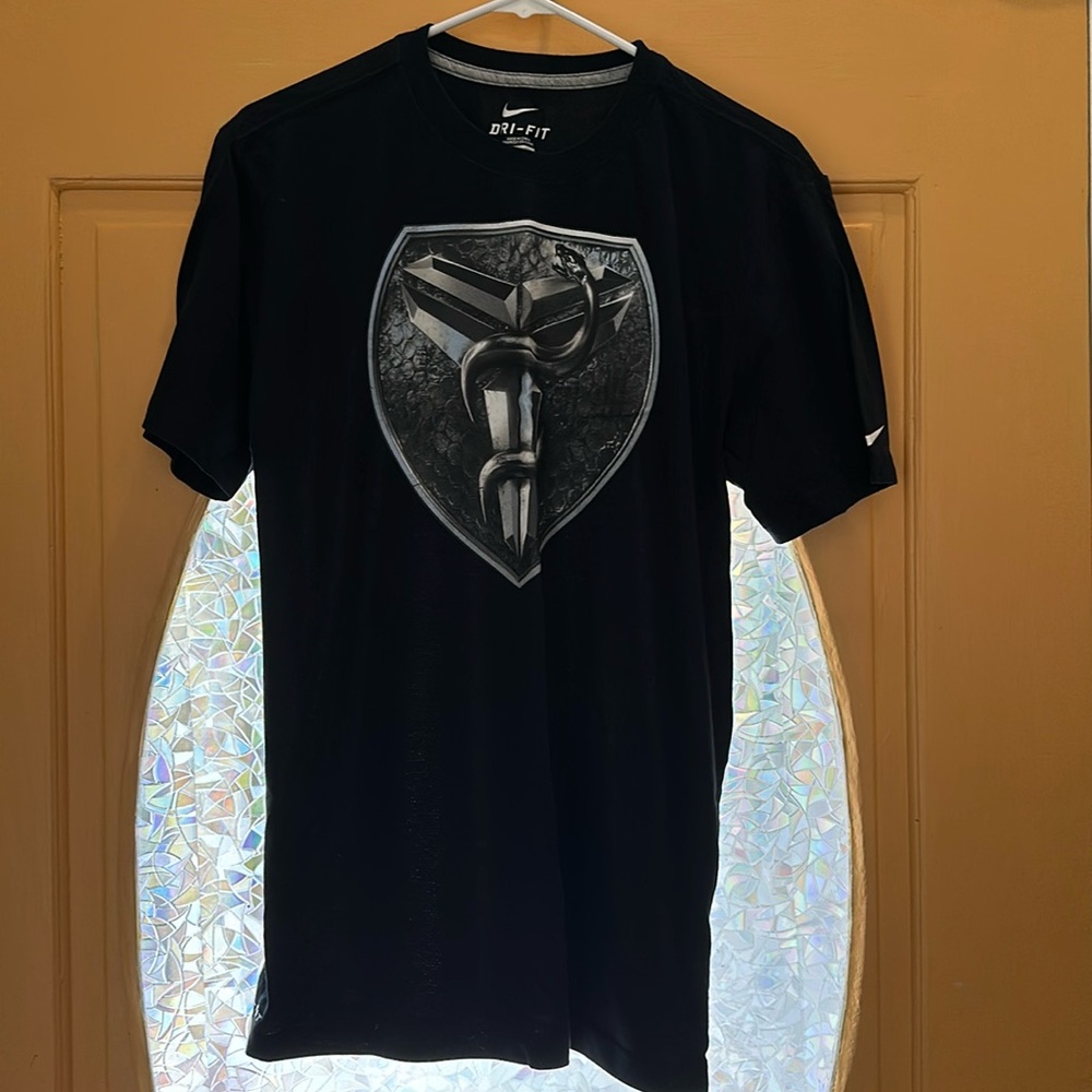 Nike basketball men’s t shirt size medium Kobe Bryant lakers snake worn once